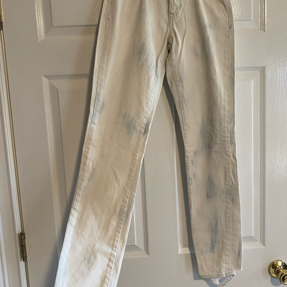 Old Navy Sweetheart Bleached Jeans